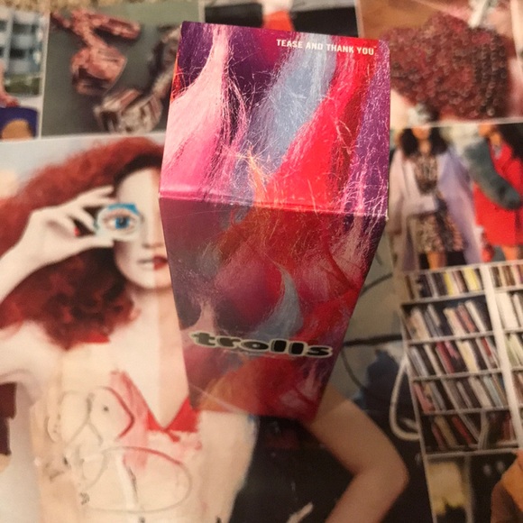 MAC Trolls Chroma Craze Hairspray - Picture 4 of 4